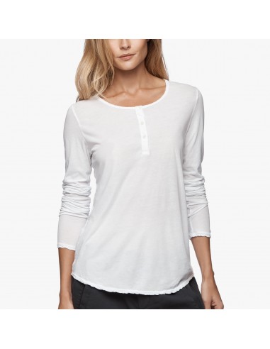 Button Down Henley - White en stock