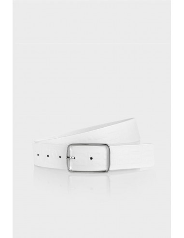 Ceinture en cuir blanche Dans la société mordern