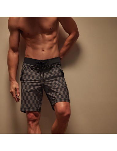 Checkered Boardshort - Slate/Raccoon Grey brillant des détails fins