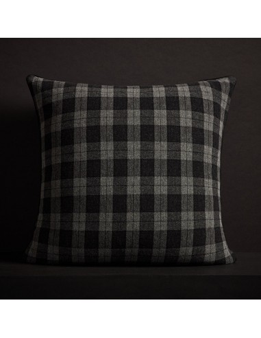 Plaid Throw Pillow With Piping - Charcoal Plaid s'inspire de l'anatomie humaine